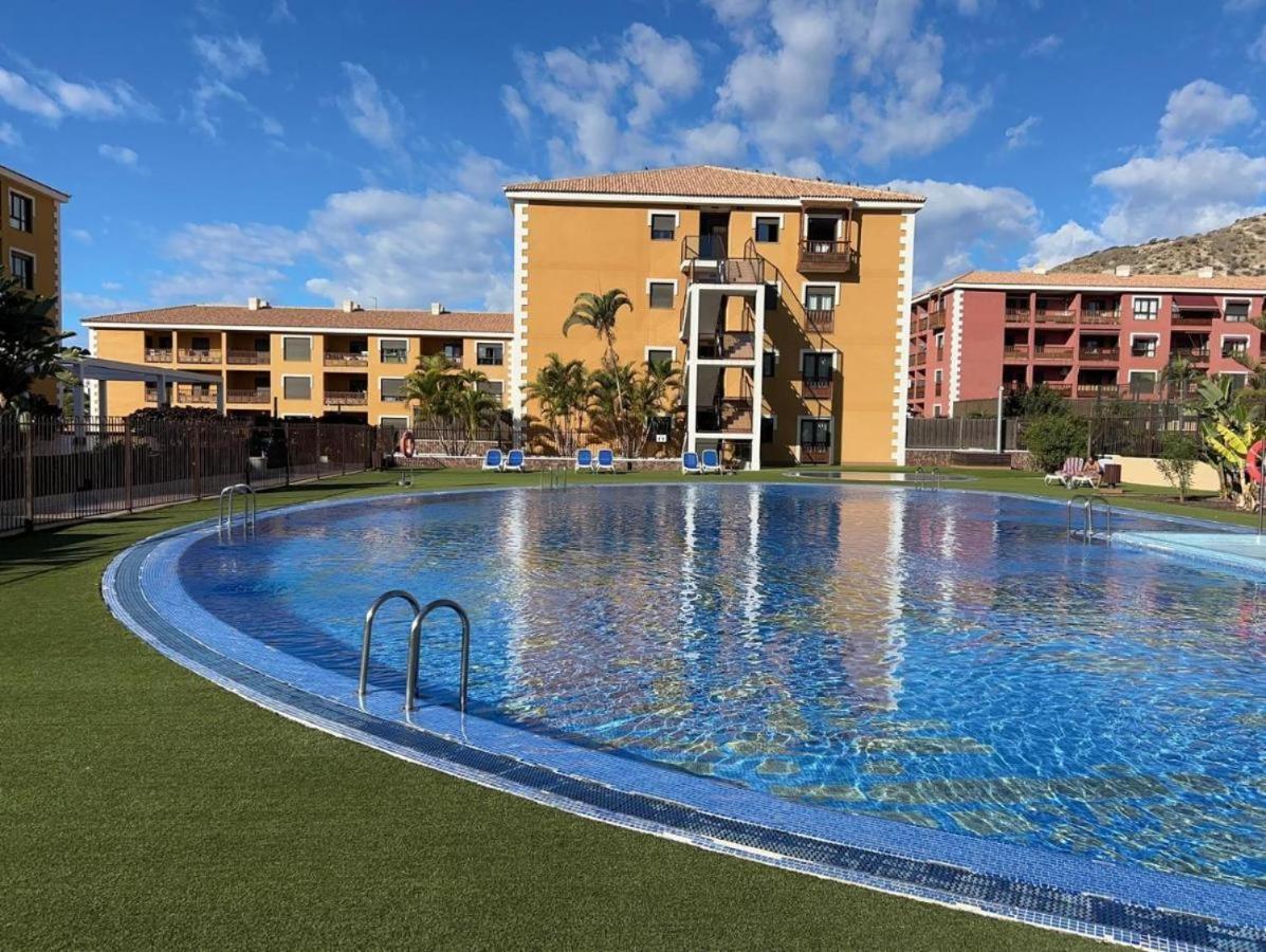 Sunset Palm Mar - Family Friendly Suites Apartment *