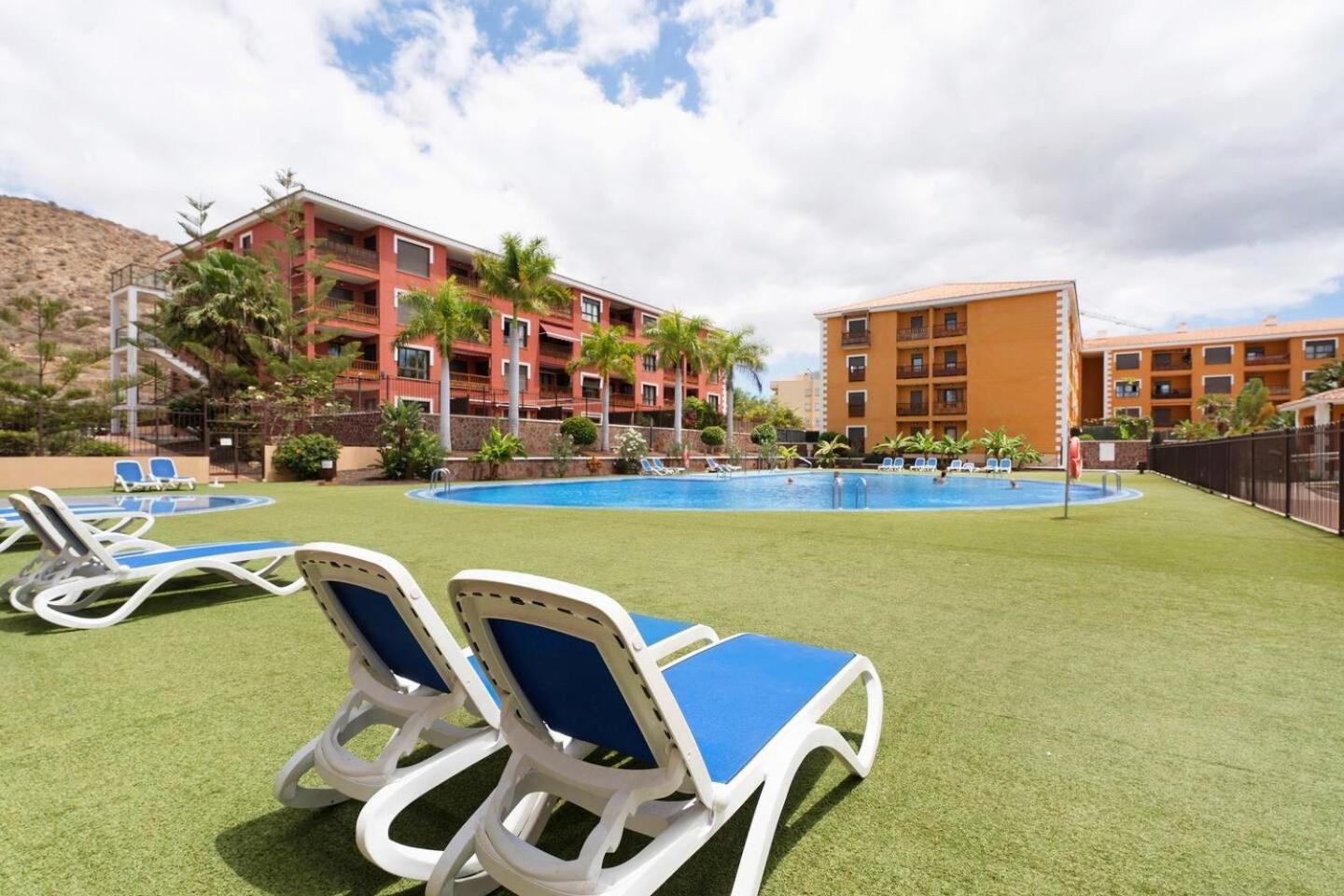 Sunset Palm Mar - Family Friendly Suites